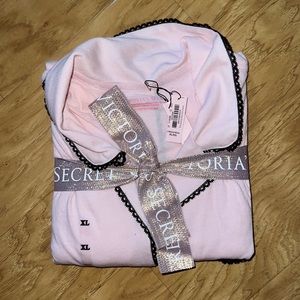 Brand new Victoria’s Secret pink Knit shirt pajama set Size XL